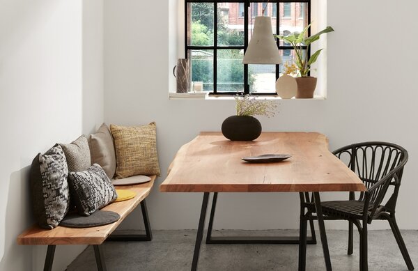 Hořčicově žlutý látkový podsedák Kave Home Silke 35 cm