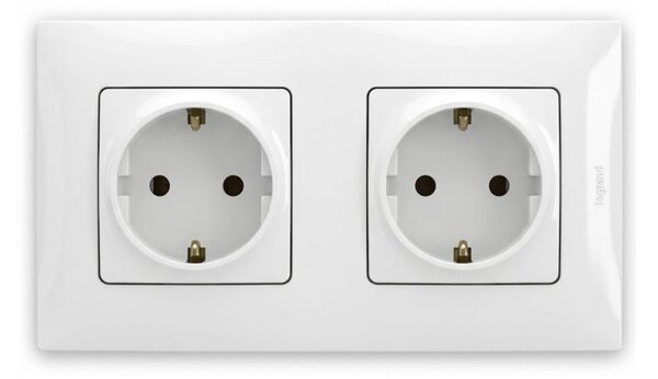 Legrand - Dvojitá zásuvka domovní SCHUKO 250V/16A s rámečkem NILOE bílá