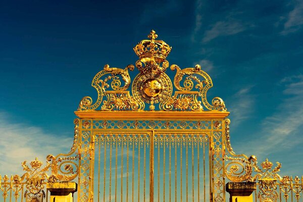 DIMEX | Vliesová fototapeta Brány Versailles MS-5-0794 | 375 x 250 cm| modrá, bílá, žlutá