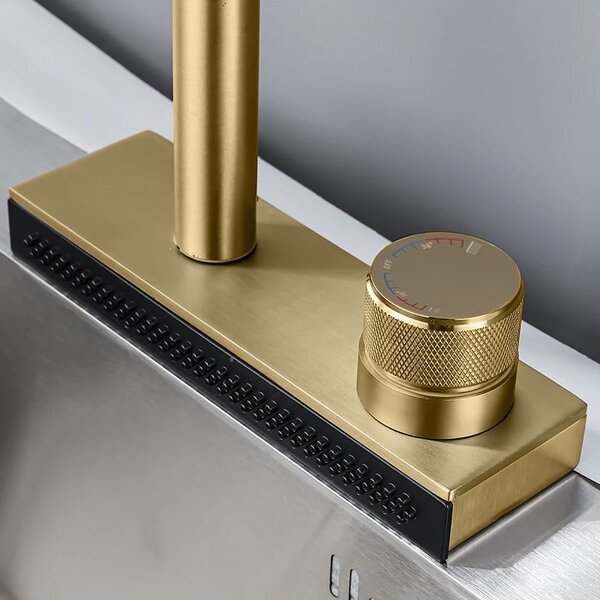 Kuchyňská baterie REA CONOR BRUSH GOLD