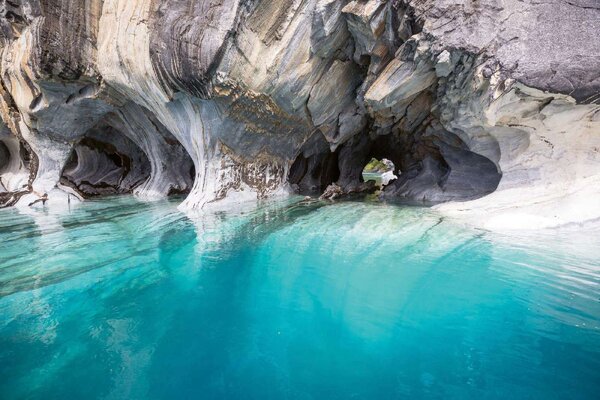 DIMEX | Vliesová fototapeta Mramorová jeskyně MS-5-3052 | 375 x 250 cm | modrá, bílá, šedá