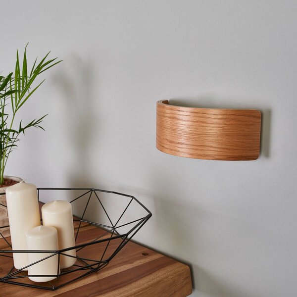 Lindby Nástěnné svítidlo LED Rafailia, šířka 23 cm, dřevo, 3 000 K, Tmavé dřevo, Obývací pokoj / jídelna, Dřevo, Moderní