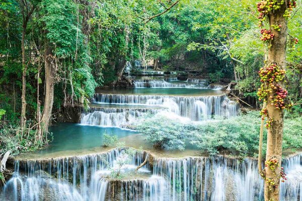 DIMEX | Vliesová fototapeta Vodopády v Kanchanaburi MS-5-3173 | 375 x 250 cm | zelená, bílá