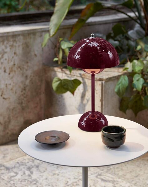 &Tradition Přenosná lampička Flowerpot VP9, dark plum 133093A180
