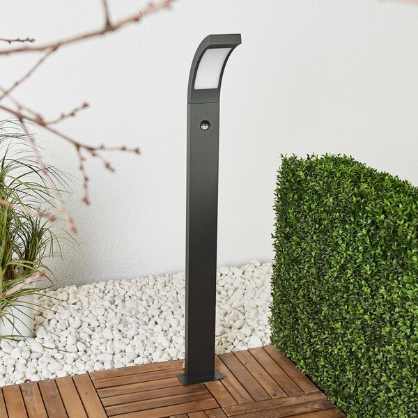 Lucande LED světlo na cestu Juvia, 100 cm, detektor pohybu, IP54, Černá, Hliník, Moderní