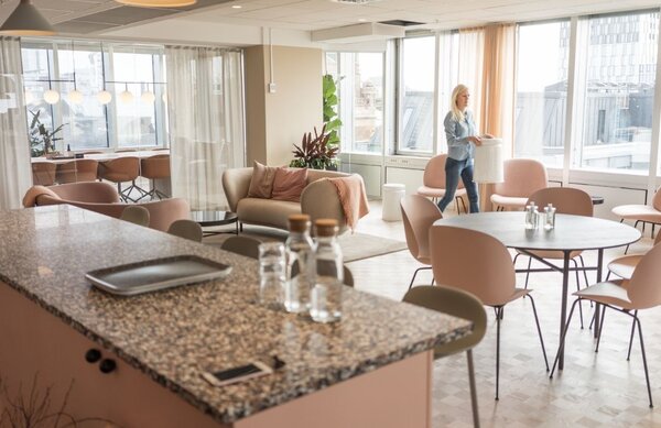 Audo CPH Matně opálově bílé skleněné závěsné světlo AUDO TR II. 125 cm