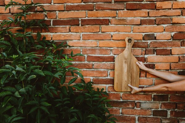 Z KŮLNY Velké dubové prkénko z masivního dřeva Tloušťka masivu/prkénka: 20mm
