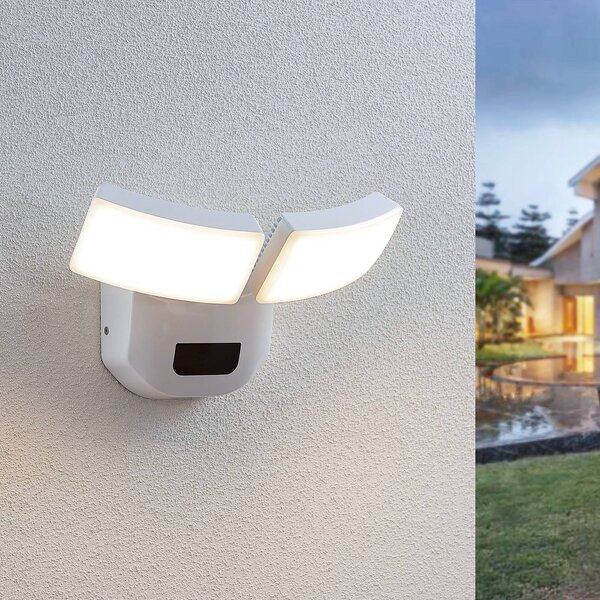 Lindby Venkovní nástěnné svítidlo LED Nikias, 30 cm, senzor, 2 světla, bílé, Bílá / opál, Hliník, Moderní