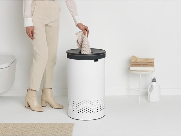 Bílý kovový koš na prádlo 60 l – Brabantia