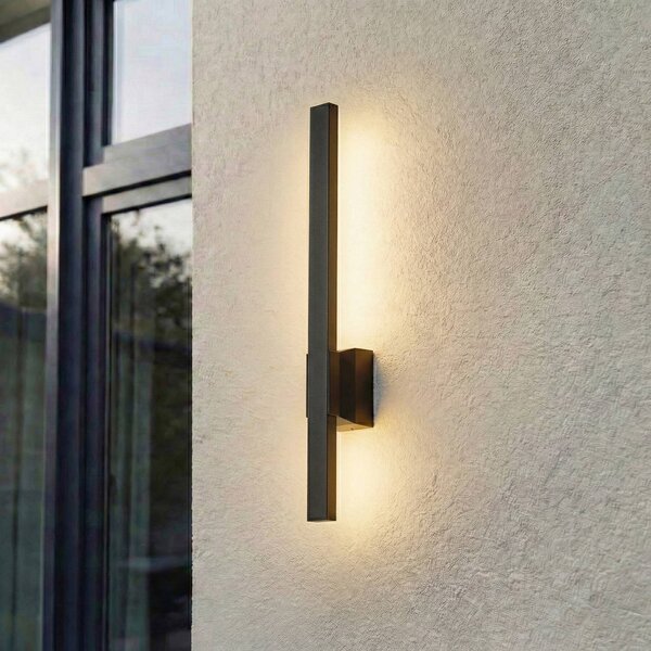 Lindby LED venkovní nástěnné svítidlo Sakari, černé, hliník, výška 50 cm, Černá, Hliník, Moderní