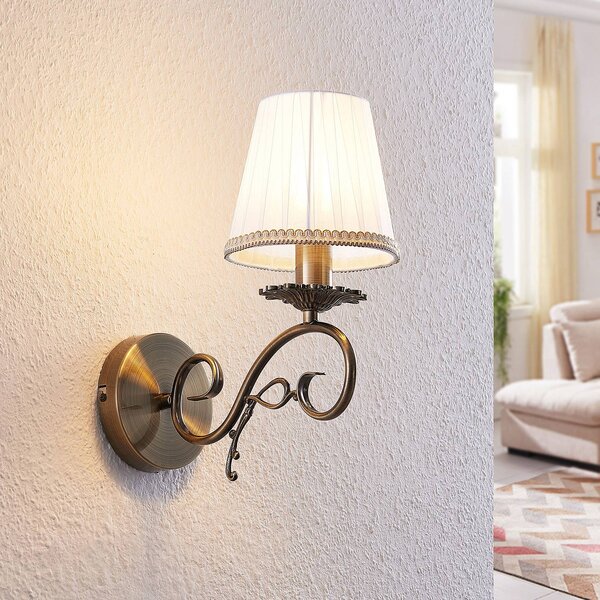 Lindby Nástěnné svítidlo Finnick, barva staromosaz, 34 cm, E14, stmívatelný, Bronz / starožitná mosaz, Obývací pokoj / jídelna, Textil / tkanina / hedvábí