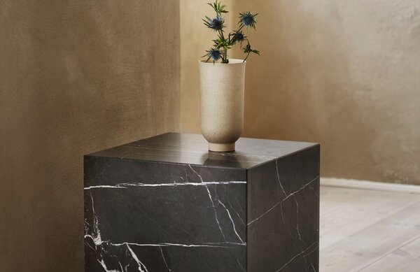 Audo CPH Hnědo šedý mramorový noční/odkládací stolek AUDO PLINTH 40 x 40 cm