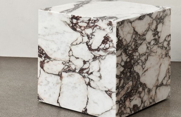 Audo CPH Bílo hnědý mramorový noční/odkládací stolek AUDO PLINTH 40 x 40 cm