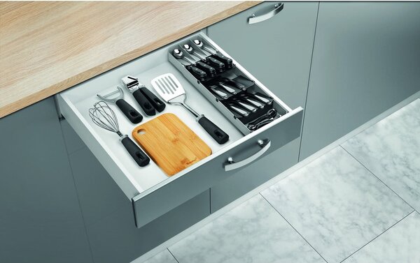 Šedý plastový příborník do zásuvky 15 x 49 cm – Metaltex