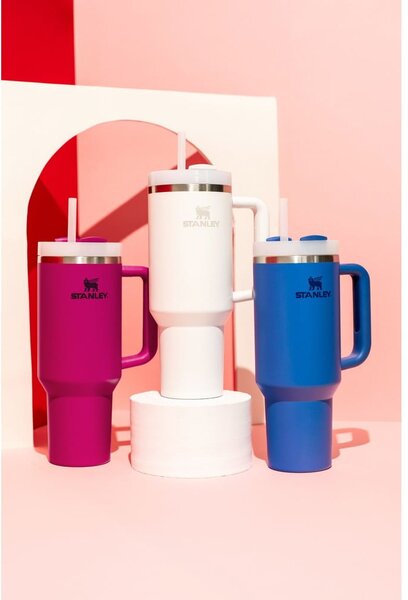 Bílá termoska s brčkem z nerezové oceli 1,18 l Quencher H2.0 FlowState Tumbler Frost – Stanley