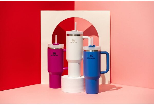 Bílá termoska s brčkem z nerezové oceli 1,18 l Quencher H2.0 FlowState Tumbler Frost – Stanley