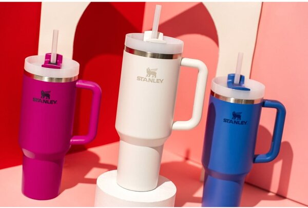 Bílá termoska s brčkem z nerezové oceli 1,18 l Quencher H2.0 FlowState Tumbler Frost – Stanley