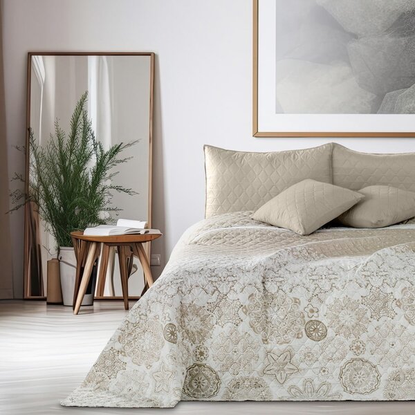 Světle hnědý oboustranný přehoz z mikrovlákna DecoKing Malaga, 220 x 240 cm