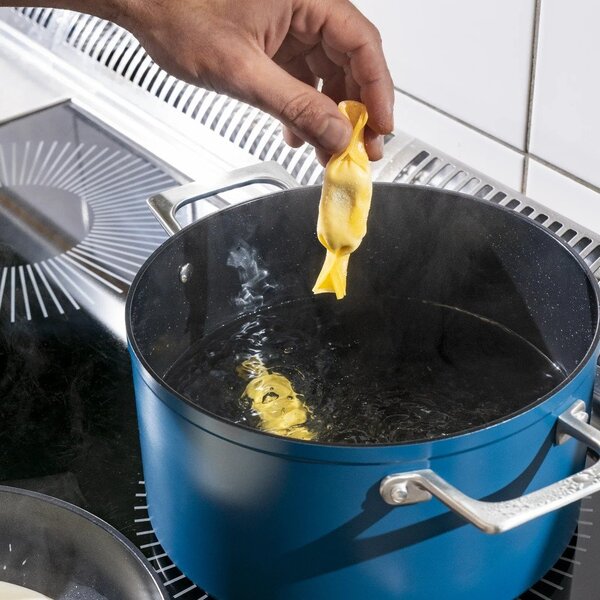 Hrnec s pokličkou/s keramickým povrchem 2,4 l Meda 4.0 – FABINI