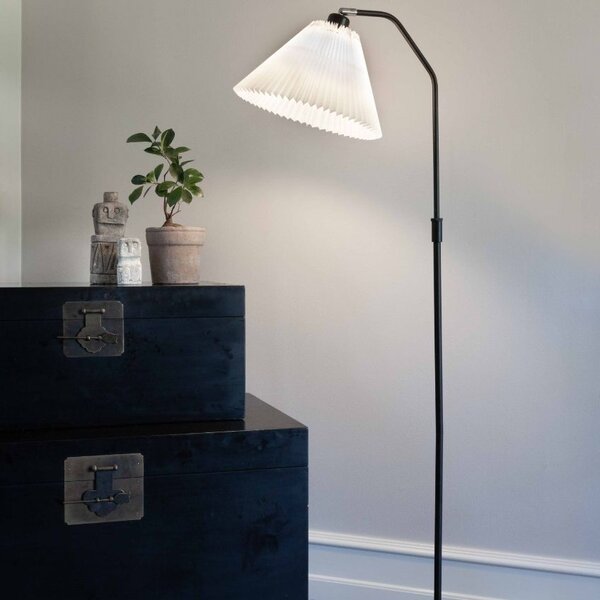 Halo Design Kovová stojací lampa Berlin 110-150 cm