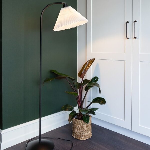 Halo Design Kovová stojací lampa Medina 132 cm