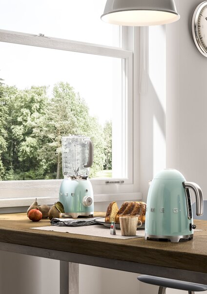 Smeg KLF03RDEU Rychlovarná konvice 50's Style červená