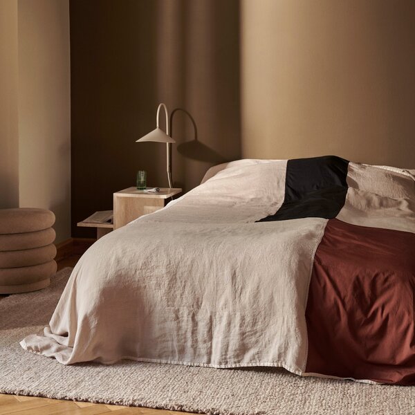 FERM LIVING Nástěnná lampa Arum Swivel, Black