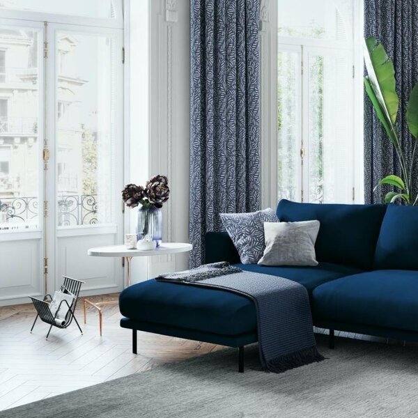 -25 % Dny MOMENTI– CXL by Christian Lacroix Modro bílý sametový polštář CXL Navy 40 x 40 cm s motivem