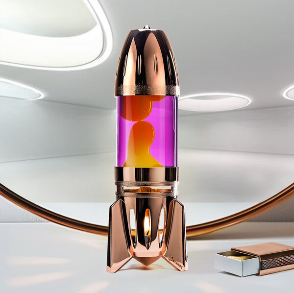 Mathmos Fireflow R1 Copper, originální lávová lampa měděná s růžovou tekutinou a žlutou lávou, pro čajovou svíčku, výška 24cm