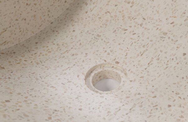 Kave Home Bílé hranaté terrazzo umyvadlo na desku Delina 45 x 40 cm