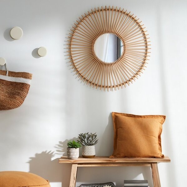 Set tří béžových bukových nástěnných věšáků Kave Home Nadua