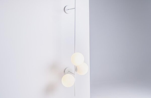 Nordic Design Bílé skleněné nástěnné světlo Bubbly 150 cm