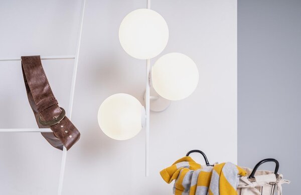 Nordic Design Bílé skleněné nástěnné světlo Bubbly 150 cm