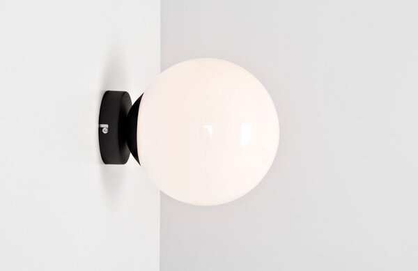 Nordic Design Bílé skleněné nástěnné světlo Manama S