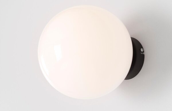 Nordic Design Bílé skleněné nástěnné světlo Manama S