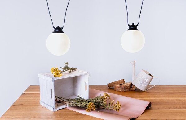 Nordic Design Opálově bílé skleněné závěsné světlo Dion Easy II