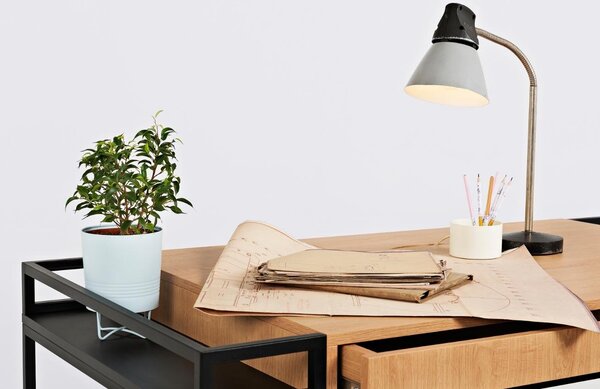 Nordic Design Černý kovový pracovní stůl Hugo 180 x 78 cm s dubovým dekorem
