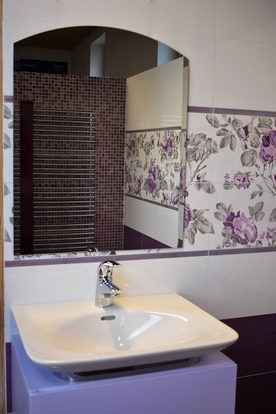 Zrcadlo na zeď do pokoje ložnice koupelny tvarové ROMANCE 60 x 75 cm oblouk portál s fazetou o šířce 20 mm 125-601