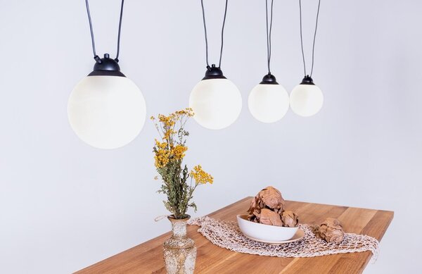 Nordic Design Opálově bílé skleněné závěsné světlo Dion Easy IV