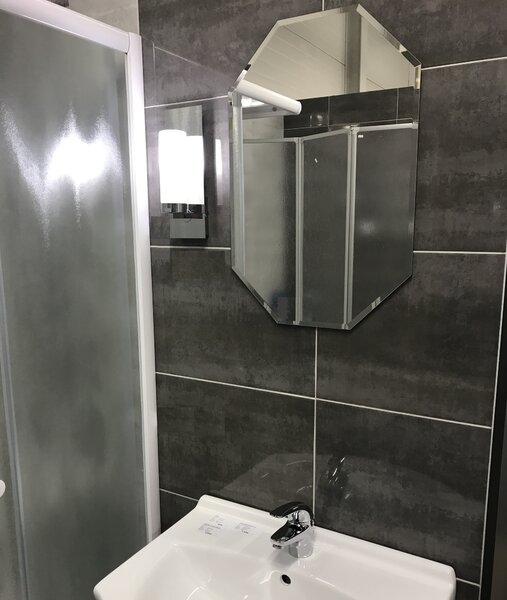 Zrcadlo DIAMANT 40x60 CM osmihran s fazetou Zrcadla | Kulatá