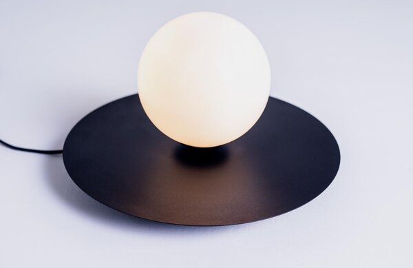 Nordic Design Černobílá skleněná stolní lampa Lyon S