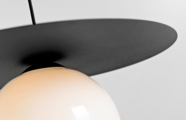 Nordic Design Černobílé skleněné závěsné světlo Lyon L