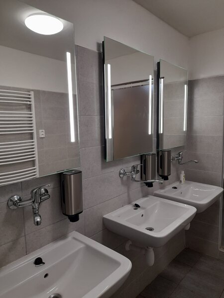 Zrcadlo na zeď chodbu do pokoje ložnice koupelny předsíně LUMINA WHITE - 80 x 60 cm se dvěma podsvícenými pruhy (zářivkové osvětlení) 901-329