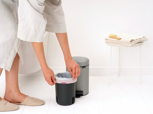 Brabantia NewIcon odpadkový koš 3 l šedá 252181