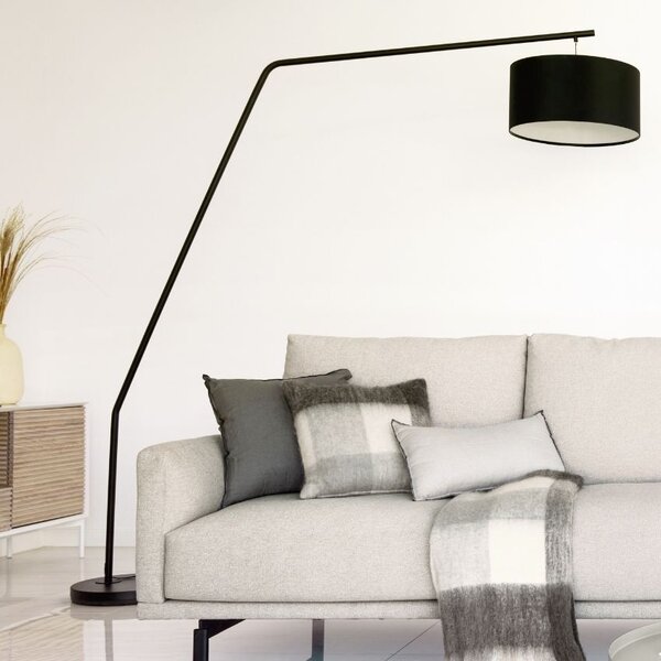 Černá kovová stojací lampa s bavlněným stínidlem Kave Home Ciana 221,5 cm
