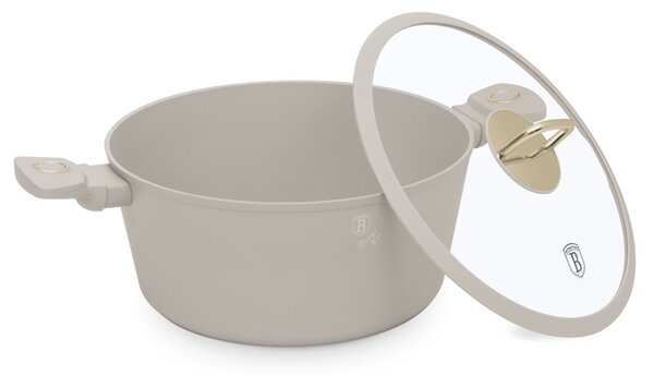 Kastrol s titanovým povrchem a poklicí 28 cm Sahara Collection