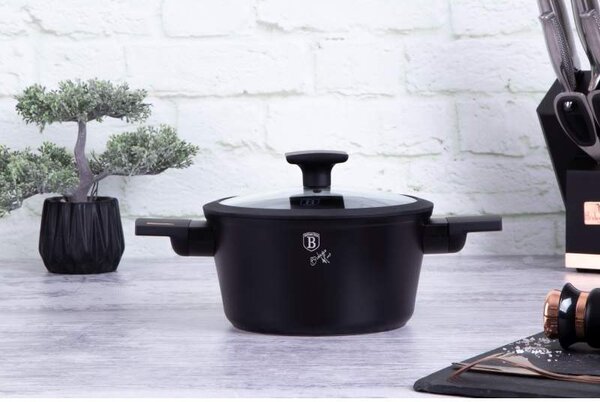 Kastrol s poklicí s titanovým povrchem 20 cm Monaco Collection