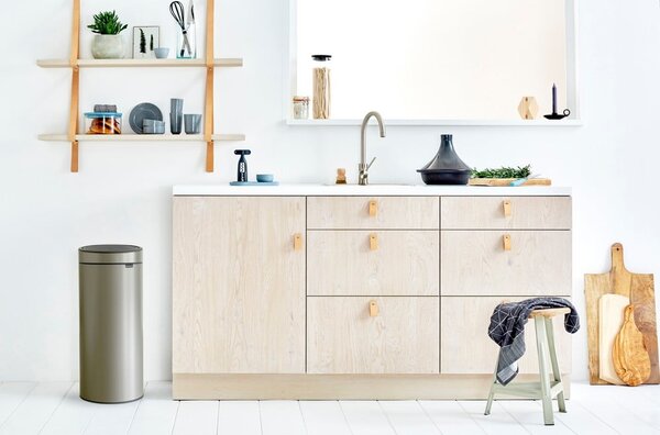 Šedý dotykový ocelový odpadkový koš 30 l Touch Bin – Brabantia
