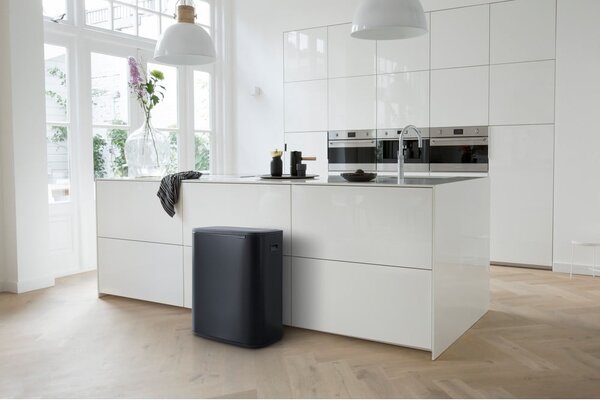 Matně černý dotykový ocelový odpadkový koš 60 l Bo Touch Bin – Brabantia