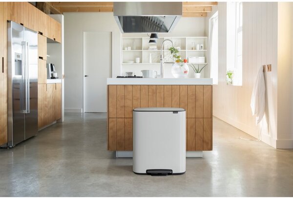 Bílý nášlapný ocelový odpadkový koš na tříděný odpad 2x30 l Bo – Brabantia